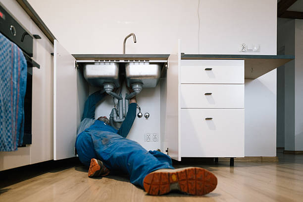 Professional Leak Detection technician working in Sheridan, IN